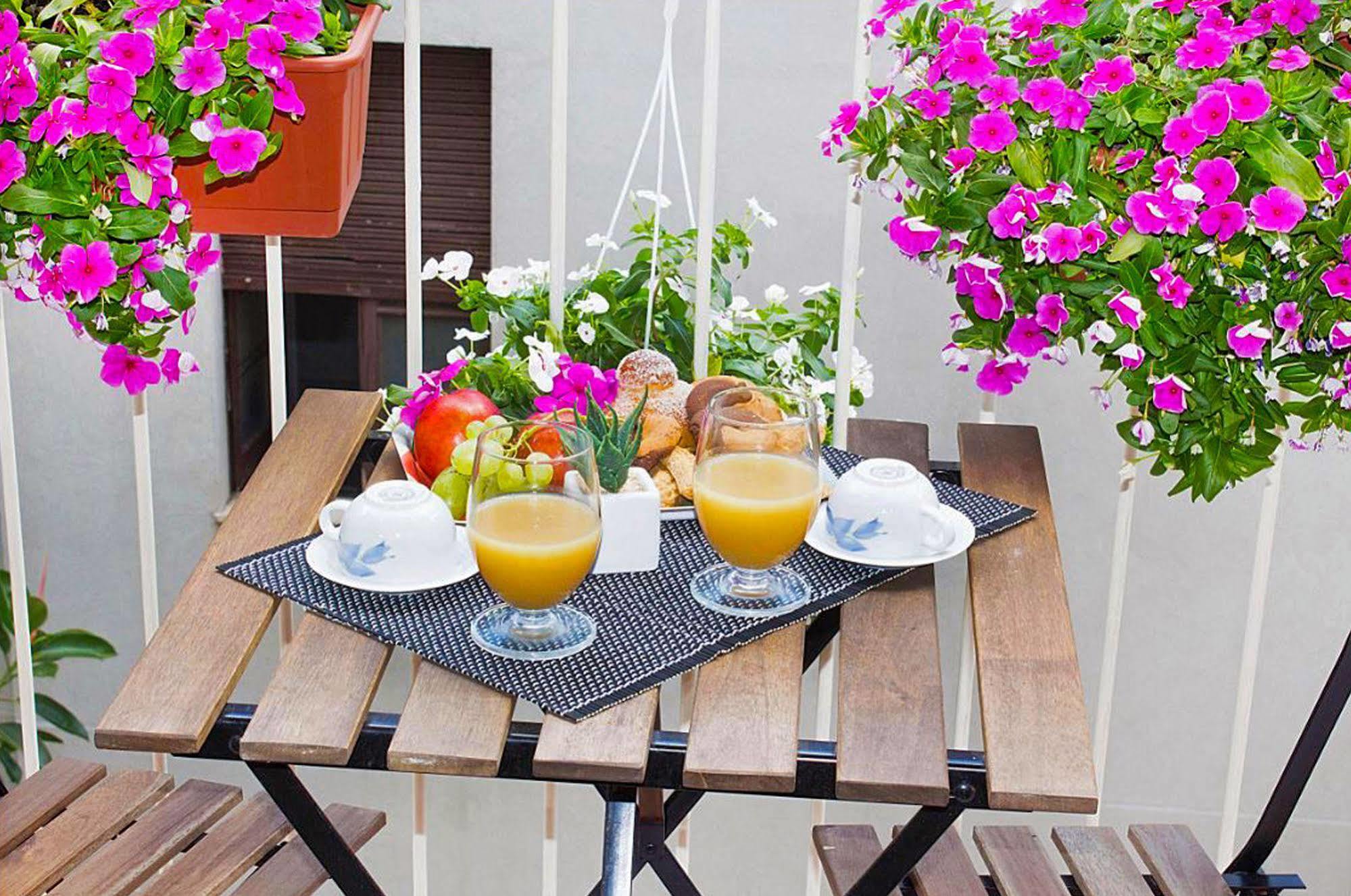 Couette-café Miro Centro
